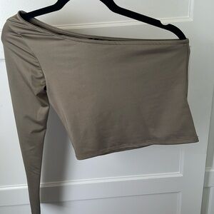 Forever21 one shoulder top size medium